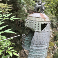 割れた寺の鐘